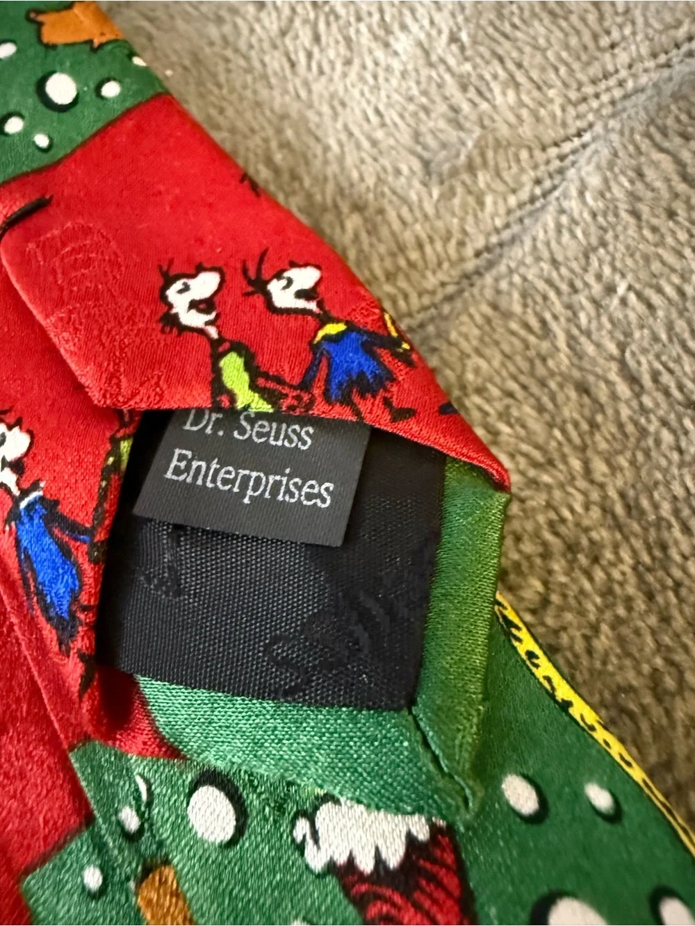 Dr. Seuss Red and Green Grinch Pattern Mens Tie Holiday  #5